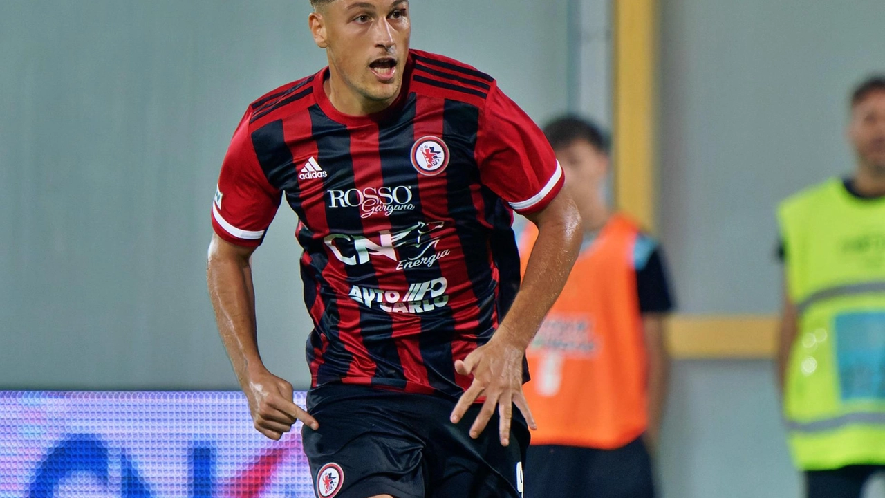 Riccardo Tonin quando vestiva la maglia del Foggia Riccardo Tonin quando vestiva la maglia del Foggia