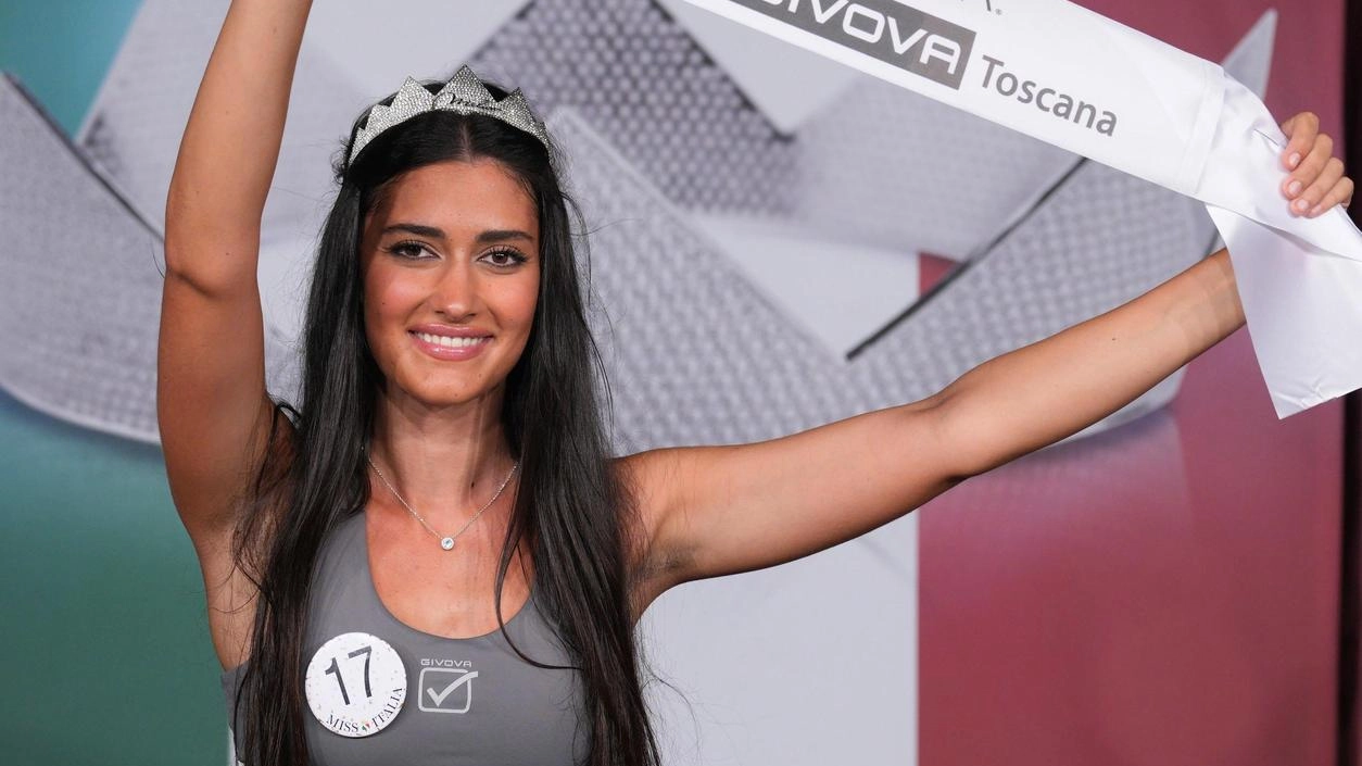 Giulia Guerriero, 19 anni di Pisa, incoronata Miss Sport Givova Toscana 2024 in una seratadi grande successo andata in scena di fronte al mare di San Vincenzo Giulia Guerriero, 19 anni di Pisa, incoronata Miss Sport Givova Toscana 2024 in una seratadi grande successo andata in scena di fronte al mare di San Vincenzo