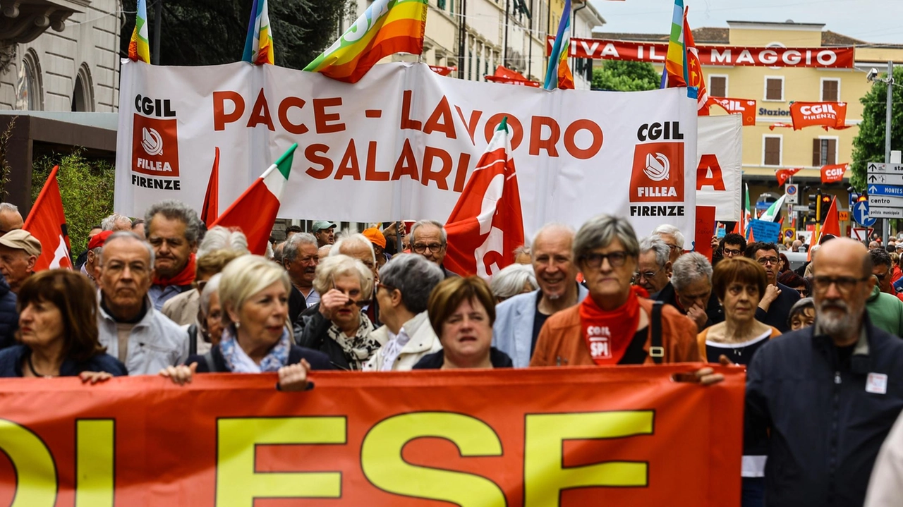Il corteo del Primo Maggio dello scorso anno a Empoli Gasperini/Germogli
