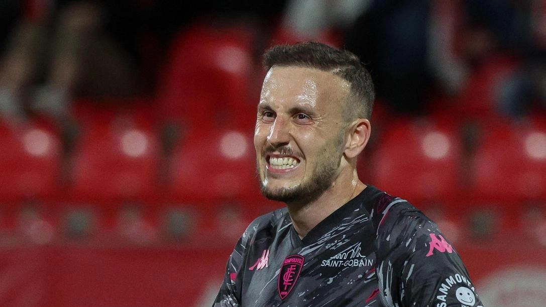 Ardian Ismajli (sopra) e Tino Anjorin (accanto) lasciano la squadra azzurra per trasferirsi a Torino, dove giocheranno con la maglia granata Ardian Ismajli (sopra) e Tino Anjorin (accanto) lasciano la squadra azzurra per trasferirsi a Torino, dove giocheranno con la maglia granata