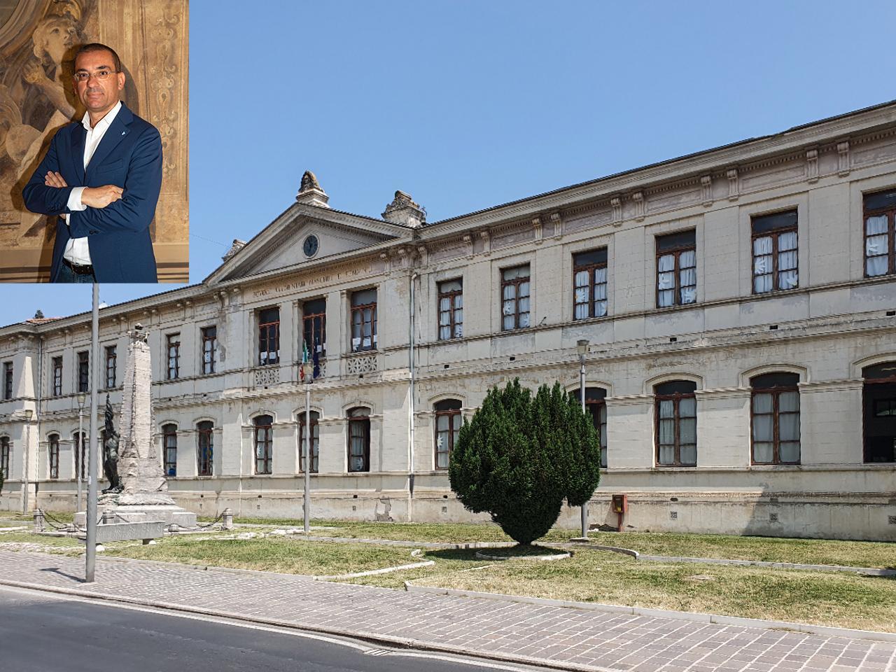 La scuola “Garibaldi“ pronta a rifarsi il look La scuola “Garibaldi“ pronta a rifarsi il look