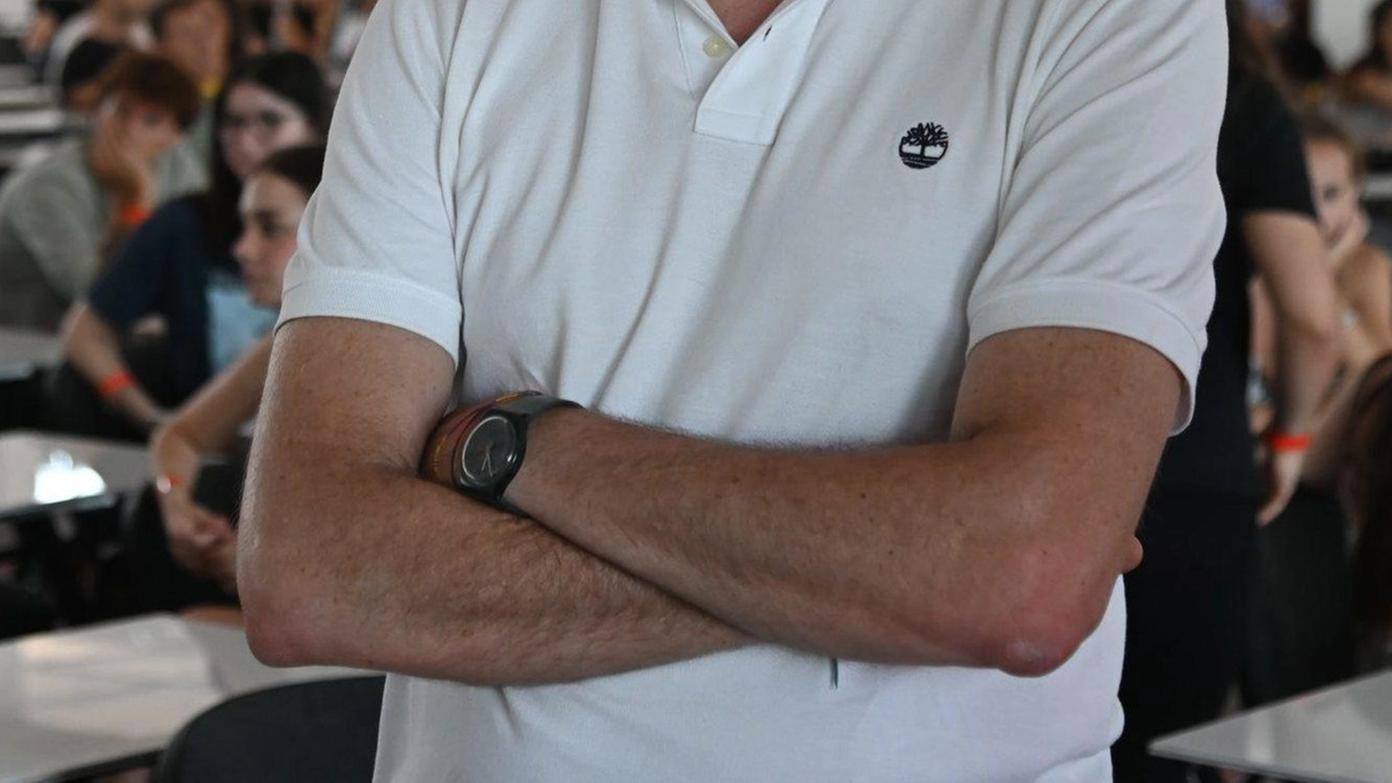 Il. professore Giovanni Paoletti, prorettore per la Didattica dell’Ateneo pisano presente ieri al Polo Fiere di. Lucca in occasione del test per l’accesso a Medicina