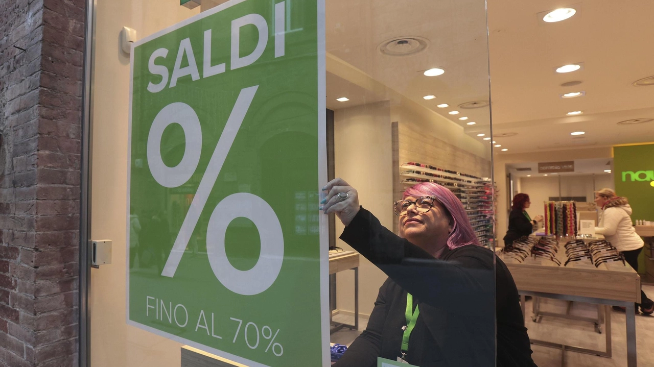 Da domani inizia in Toscana la stagione dei saldi: le aspettative dei commercianti sono buone Da domani inizia in Toscana la stagione dei saldi: le aspettative dei commercianti sono buone