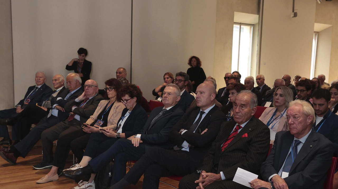 Oltre 230 partecipanti all’evento dedicato alla sanità organizzato al Santa Maria della Scala. Il presidente Cerri: "Cultura da tramandare", il segretario Alessandri: "Noi al tavolo in Comune". Oltre 230 partecipanti all’evento dedicato alla sanità organizzato al Santa Maria della Scala. Il presidente Cerri: "Cultura da tramandare", il segretario Alessandri: "Noi al tavolo in Comune".