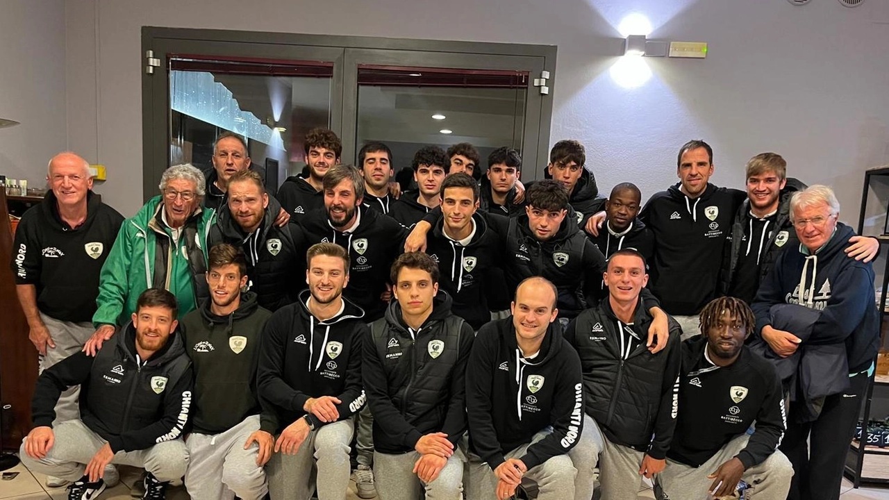 La squadra del Chianti Nord che è stata presentata durante una serata al Giardino di Strada in Chianti La squadra del Chianti Nord che è stata presentata durante una serata al Giardino di Strada in Chianti