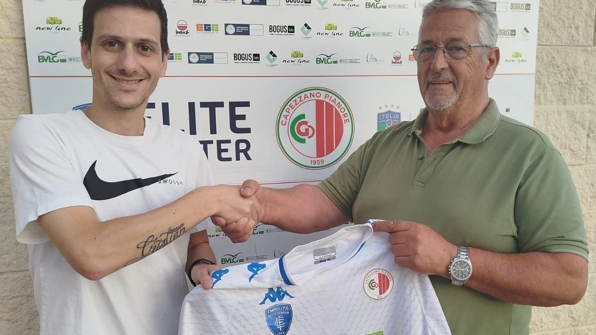Davide Minichino (’98) è uno dei sei importantissimi nuovi acquisti del Capezzano del presidente Ivo Coli che è tra le favorite in Prima categoria Davide Minichino (’98) è uno dei sei importantissimi nuovi acquisti del Capezzano del presidente Ivo Coli che è tra le favorite in Prima categoria