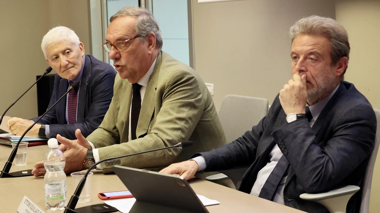 Dalle riduzioni di pena ai meritevoli per svuotare le celle alla ricostruzione del penitenziario: le più alte cariche del distretto giudiziario a confronto. Troppo poche le Rems per chi ha problemi psichici. Dalle riduzioni di pena ai meritevoli per svuotare le celle alla ricostruzione del penitenziario: le più alte cariche del distretto giudiziario a confronto. Troppo poche le Rems per chi ha problemi psichici.