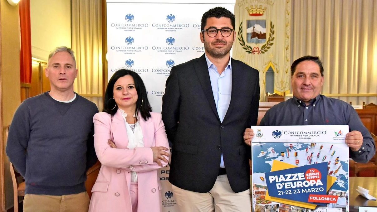 Un momento della presentazione di ieri a Follonica di «Piazze d’Europa»