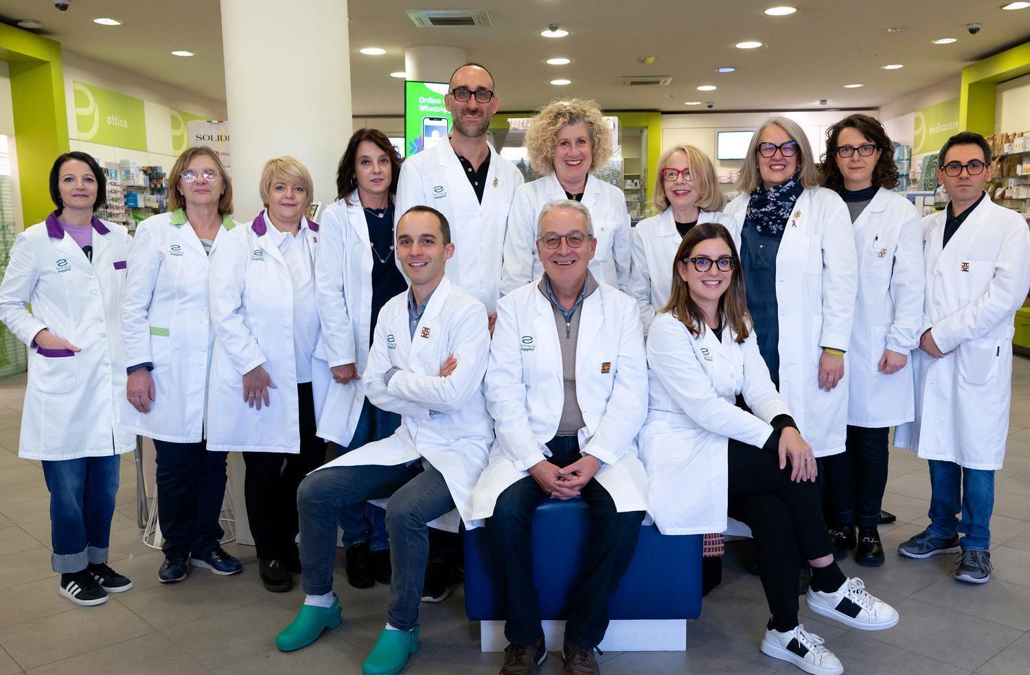I 90 anni della farmacia. Dallapertura nel 1934 passando per lalluvione