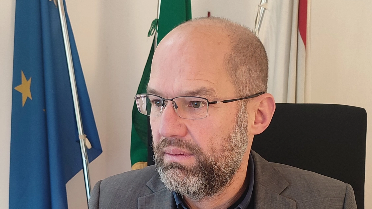 Il sindaco Michelangelo Betti Il sindaco Michelangelo Betti