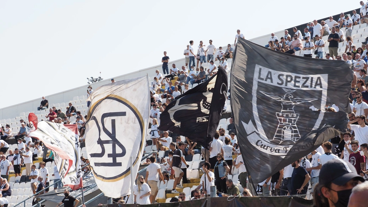 Niente da fare per i tifosi spezzini: la trasferta resta vietata (foto d’archivio) Niente da fare per i tifosi spezzini: la trasferta resta vietata (foto d’archivio)