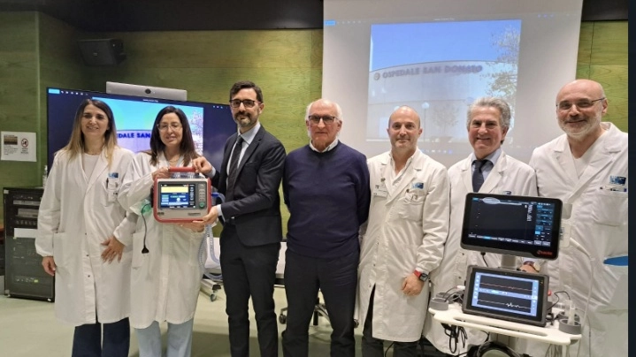 Donazione del Calcit al San Donato Donazione del Calcit al San Donato