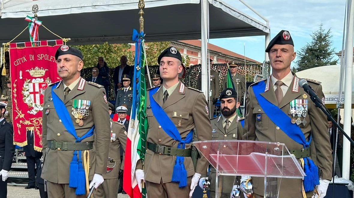 Nuovo comandante alla Caserma “Giuseppe Garibaldi“ di Spoleto: avvicendamento al Comando del 2° Reggimento “Granatieri di Sardegna“ tra colonnello Giordano e colonnello Rauso.