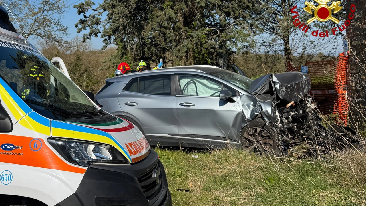 L'auto distrutta nell'incidente
