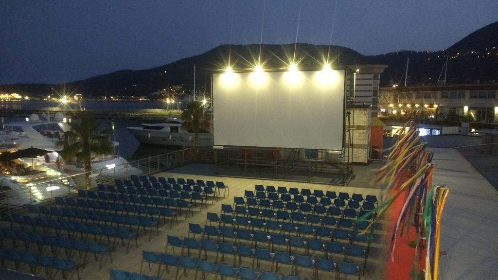 https://www.lanazione.it/image-service/view/acePublic/alias/contentid/N2QzMjA4NjktMjk1Mi00/0/arena-di-porto-mirabello.jpeg