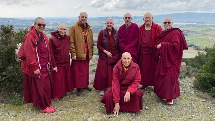 La Fondazione Sangha onlus che sta portando avanti il progetto del. monastero che sorgerà in un’ex cava a Pomaia La Fondazione Sangha onlus che sta portando avanti il progetto del. monastero che sorgerà in un’ex cava a Pomaia