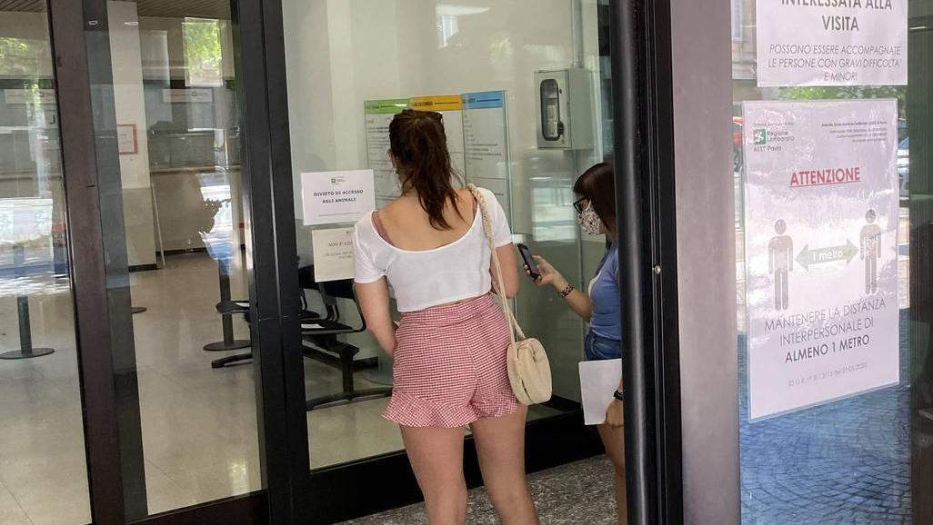 https://www.lanazione.it/image-service/view/acePublic/alias/contentid/N2QzYmY5NmEtNDdiMS00/0/sorpresi-dallestate-al-caldo-uffici-asst-e-reparti-ospedalieri.jpeg?f=16:9&w=1200&h=630