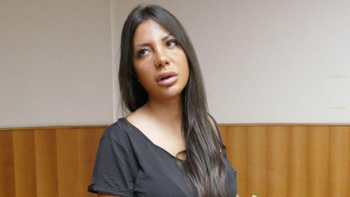 Sfregiata su commissione. Il processo si blocca in attesa della revisione delle pene del reato Sfregiata su commissione. Il processo si blocca in attesa della revisione delle pene del reato