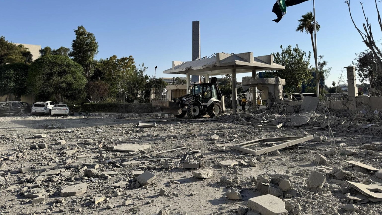'Nel mirino la zona attorno all'aeroporto militare di Mazzeh' 'Nel mirino la zona attorno all'aeroporto militare di Mazzeh'