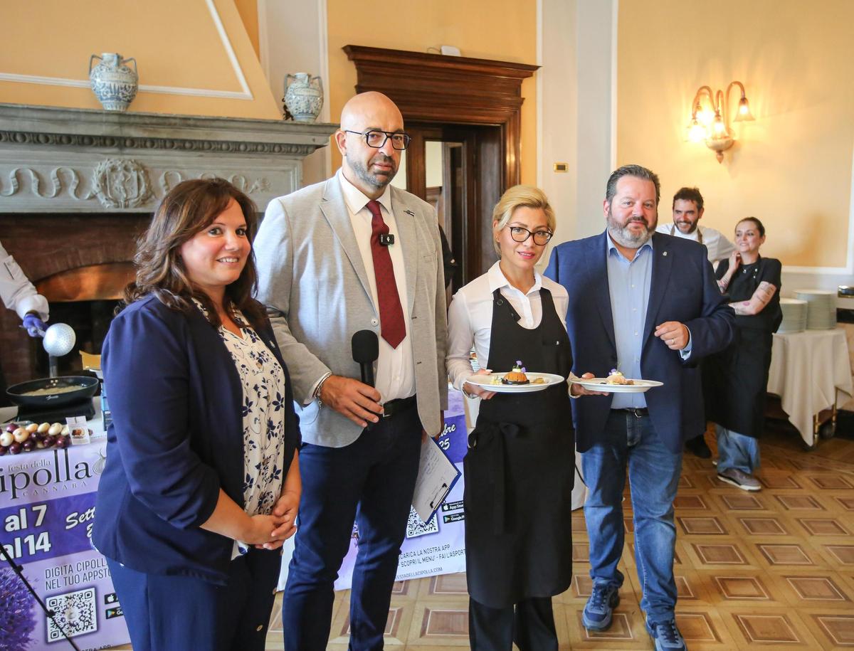 Torna la Festa della Cipolla . Cannara celebra la sua eccellenza. Programma tra cibo e spettacolo Torna la Festa della Cipolla . Cannara celebra la sua eccellenza. Programma tra cibo e spettacolo