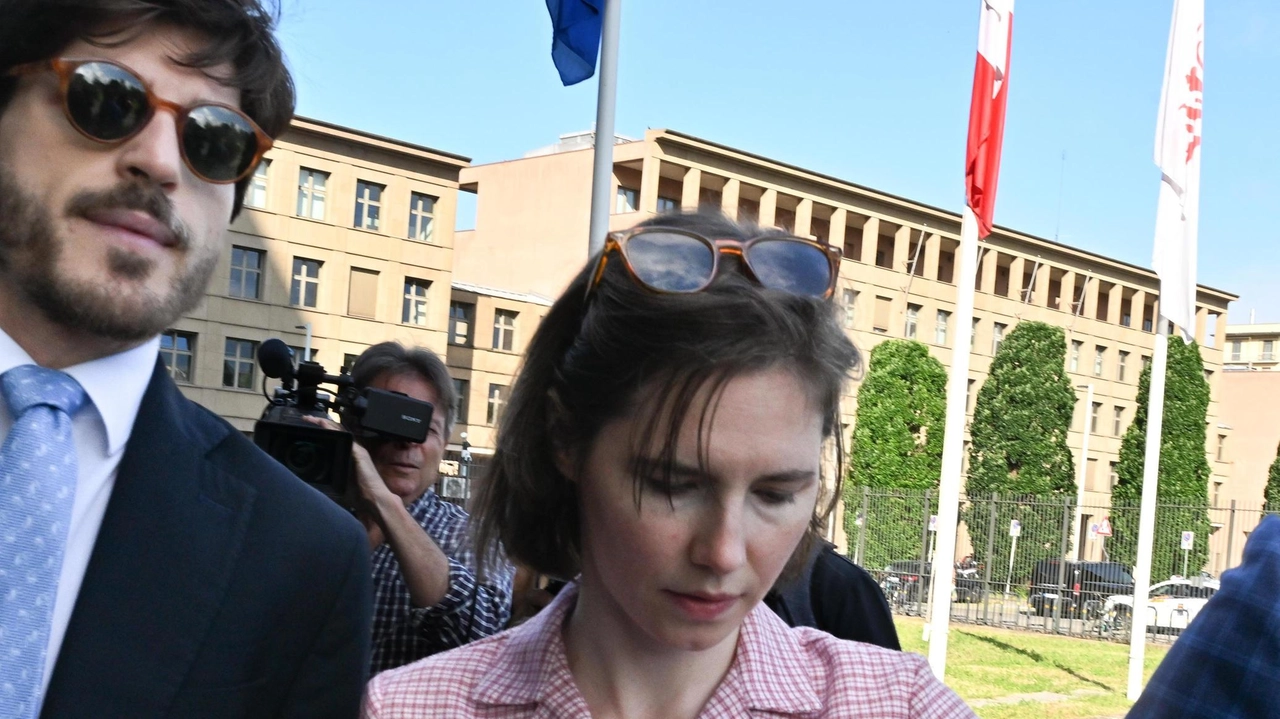 Amanda Knox a Firenze in occasione del processo di appello in cui è stata condannata per calunnia Amanda Knox a Firenze in occasione del processo di appello in cui è stata condannata per calunnia