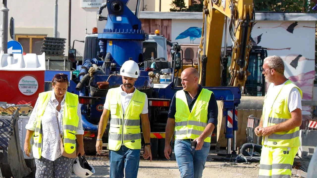 In futuro dovrà arrivare il capolinea della tramvia. L’idea è mantenere un passaggio sul Rimaggio. Via libera della giunta per un progetto da 7,7 milioni di euro per ridisegnare il centro cittadino. In futuro dovrà arrivare il capolinea della tramvia. L’idea è mantenere un passaggio sul Rimaggio. Via libera della giunta per un progetto da 7,7 milioni di euro per ridisegnare il centro cittadino.