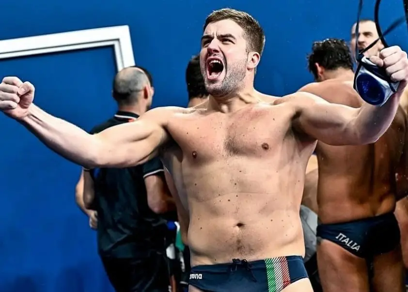 Pallanuoto, doppietta di Bruni nel 28-4 contro il Sudafrica: Italia ai quarti
