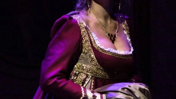 Il soprano Cristina Ferri sarà premiata domani sera al teatro dei Rozzi per i trenta anni di carriera, in una serata dedicata alle eroine pucciniane Il soprano Cristina Ferri sarà premiata domani sera al teatro dei Rozzi per i trenta anni di carriera, in una serata dedicata alle eroine pucciniane