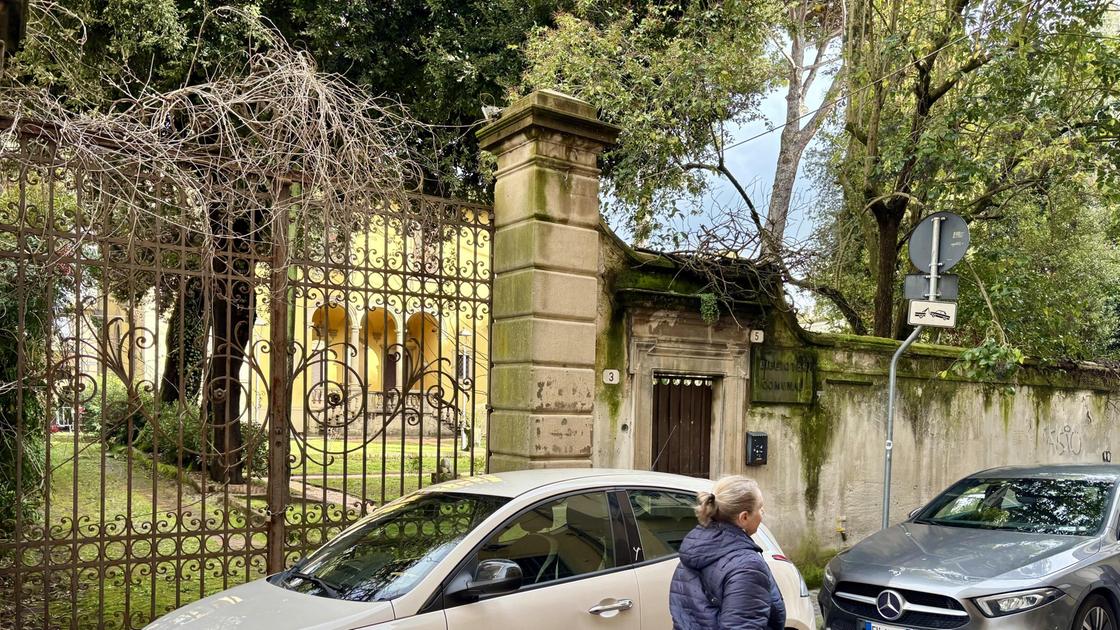 il giardino della villa chiuso al pubblico 