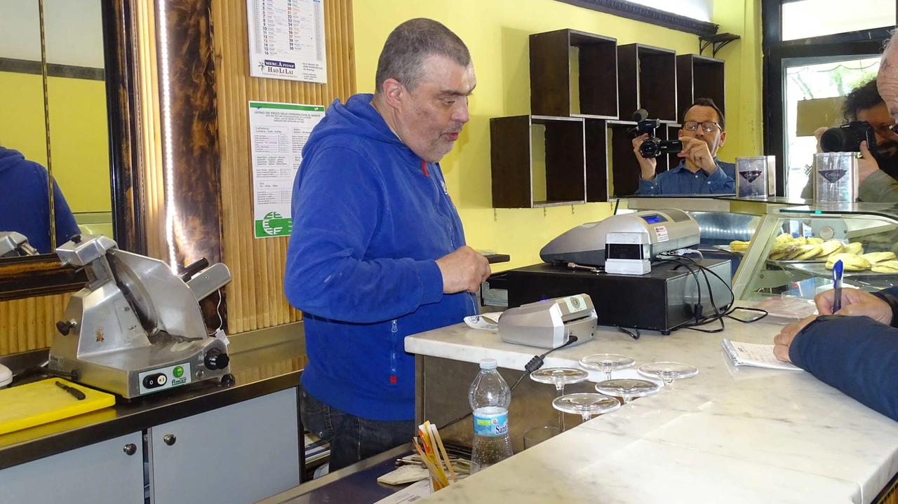 Giovanni Maggini, titolare del “Bir Bar“ a pochi passi dall’ex ospedale Tabarracci di Viareggio