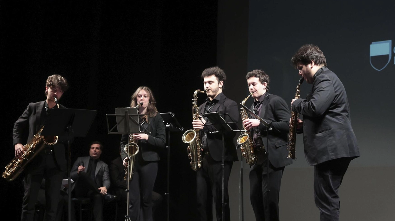 Al Teatro dei Rozzi l’iniziativa promossa dall’amministrazione comunale. L’occasione per ricordare con le scuole il massacro delle Foibe. Al Teatro dei Rozzi l’iniziativa promossa dall’amministrazione comunale. L’occasione per ricordare con le scuole il massacro delle Foibe.