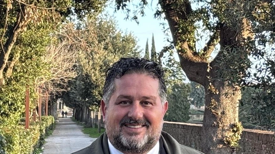 Passeggiata con Luca Agresti sulla cinta che abbraccia il centro storico "Abbiamo intrapreso un grande lavoro di riqualificazione. L’invito a tutti i cittadini è però che inizino a viverle davvero". Passeggiata con Luca Agresti sulla cinta che abbraccia il centro storico "Abbiamo intrapreso un grande lavoro di riqualificazione. L’invito a tutti i cittadini è però che inizino a viverle davvero".
