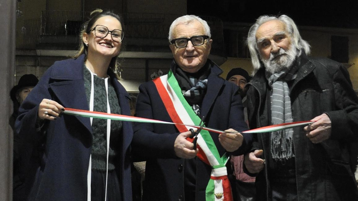 Foto Lucii ha sede adesso ufficialmente a Colle di Val d’Elsa, in piazza Bartolomeo Scala. Lo studio fotografico, creato nel... Foto Lucii ha sede adesso ufficialmente a Colle di Val d’Elsa, in piazza Bartolomeo Scala. Lo studio fotografico, creato nel...