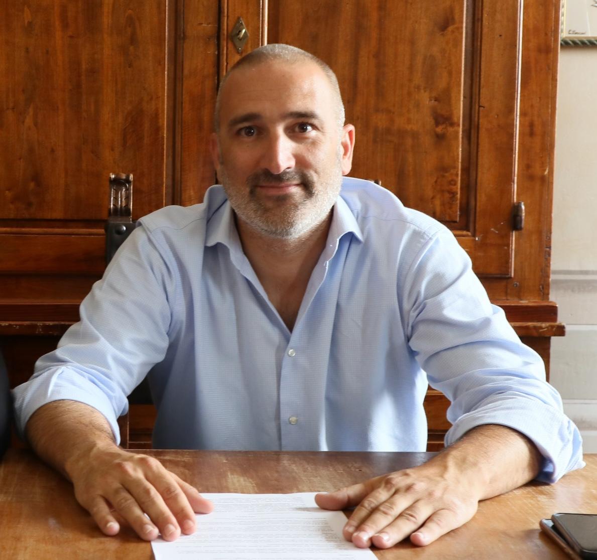 https://www.lanazione.it/image-service/view/acePublic/alias/contentid/N2UwYjZlYTEtYzY3MC00/0/il-sindaco-di-calci-massimiliano-ghimenti.jpeg
