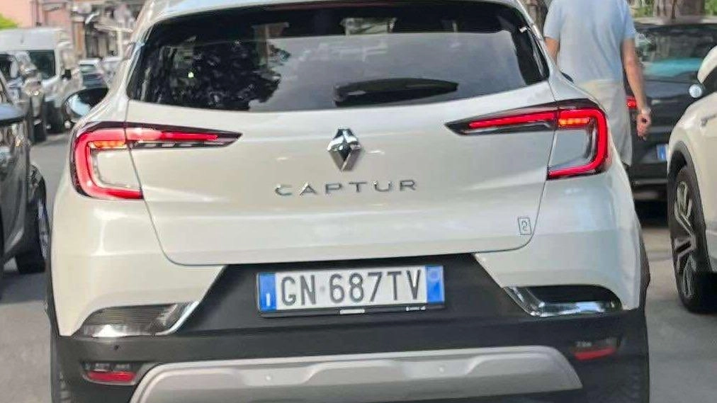 A Marina di Carrara e Avenza ladri rubano tre auto, incluso un insegnante. I carabinieri indagano e la famiglia chiede aiuto sui social per trovare i colpevoli. A Marina di Carrara e Avenza ladri rubano tre auto, incluso un insegnante. I carabinieri indagano e la famiglia chiede aiuto sui social per trovare i colpevoli.