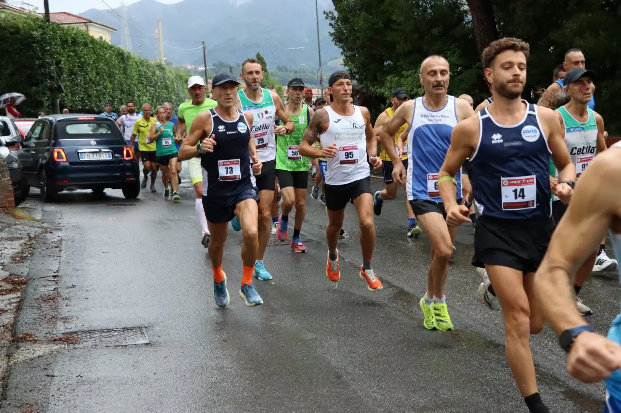 Scalata alla Fortezza di Sarzanello, le foto e la classifica
