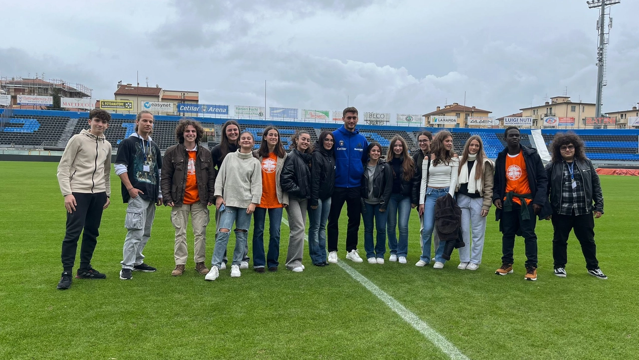 Canestrelli con i ragazzi presenti Canestrelli con i ragazzi presenti