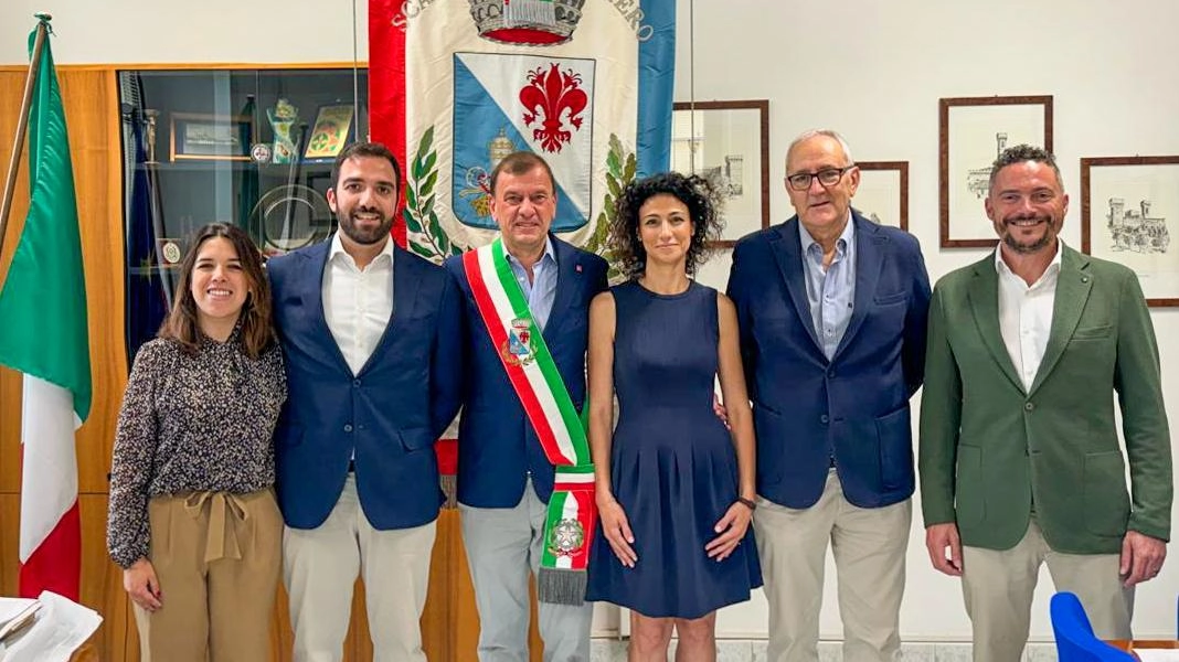 La giunta di Scarperia San Piero guidata dal sindaco Ignesti La giunta di Scarperia San Piero guidata dal sindaco Ignesti