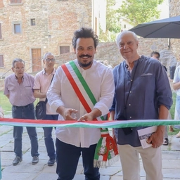 Lucignano ospita "Ephemeris": le sculture ignote di un noto pubblicitario