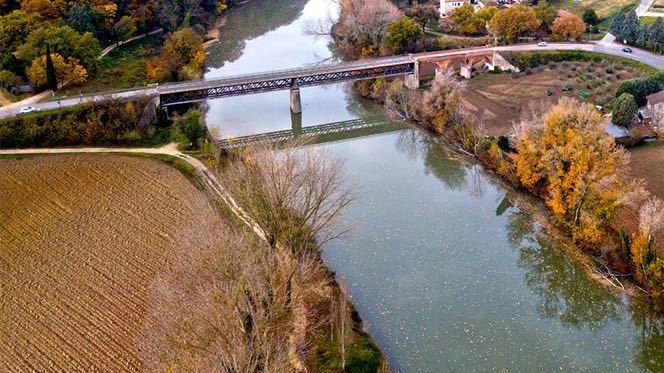 Gli interventi sulla strada del Furioso sono propedeutici alla deviazione del traffico durante il periodo di chiusura totale del Ponte di Montemolino sul fiume Tevere Gli interventi sulla strada del Furioso sono propedeutici alla deviazione del traffico durante il periodo di chiusura totale del Ponte di Montemolino sul fiume Tevere