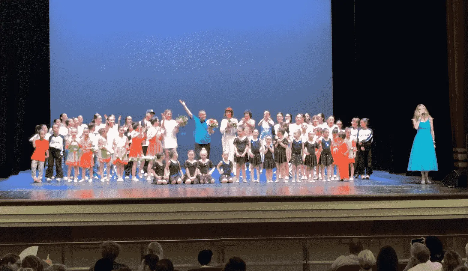 Danzando in stile presentato in anteprima assoluta al Teatro Petrarca di Arezzo