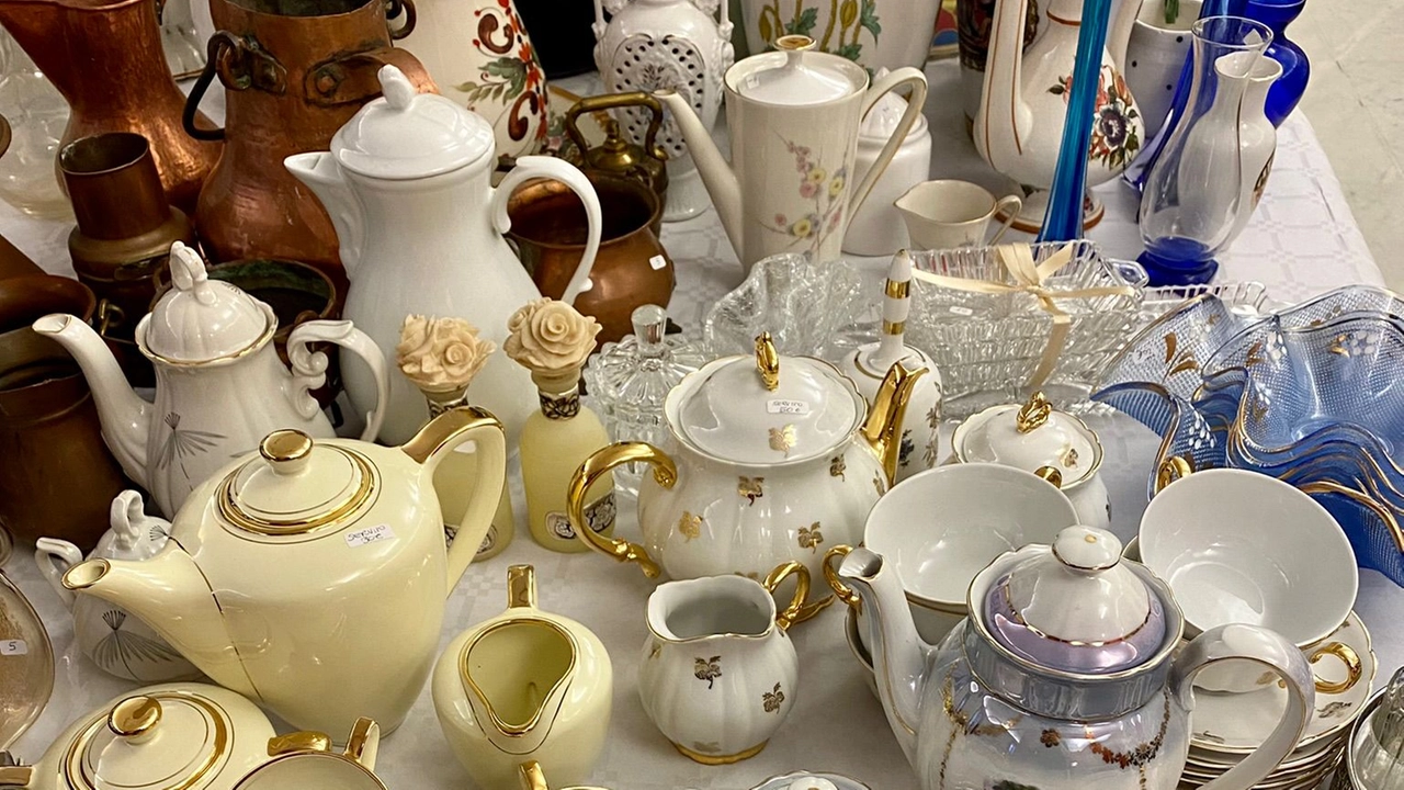 La mostra mercato “Dal Kitsch al Kitsch!" La mostra mercato “Dal Kitsch al Kitsch!"