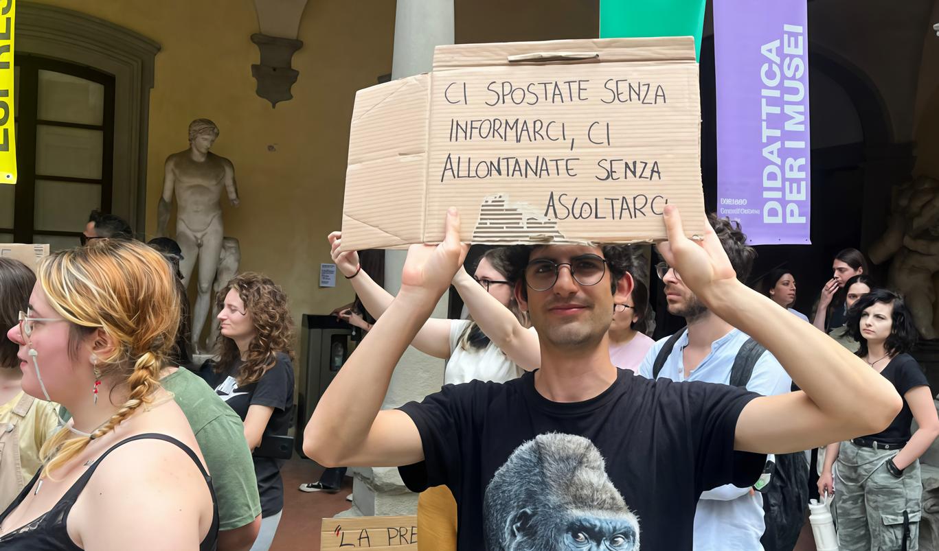 https://www.lanazione.it/image-service/view/acePublic/alias/contentid/N2VkZDY2NzUtMDYzZS00/0/tensione-allaccademia-di-belle-arti-decine-di-studenti-a-pratolino-esplode-la-rabbia-non-ci-andiamo.jpeg