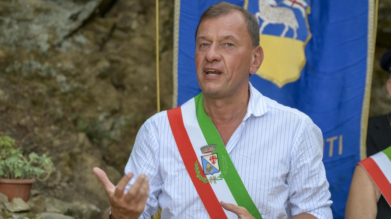 l sindaco Federico Ignesti sorride al nuovo rinvio sulla vicenda