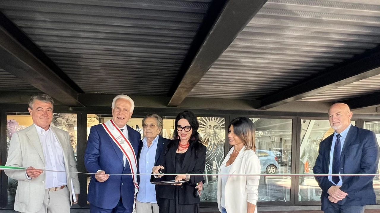 Inaugurata l’installazione che celebra i 200 anni. Le opere sono state realizzate da Roberta Patalani. Inaugurata l’installazione che celebra i 200 anni. Le opere sono state realizzate da Roberta Patalani.