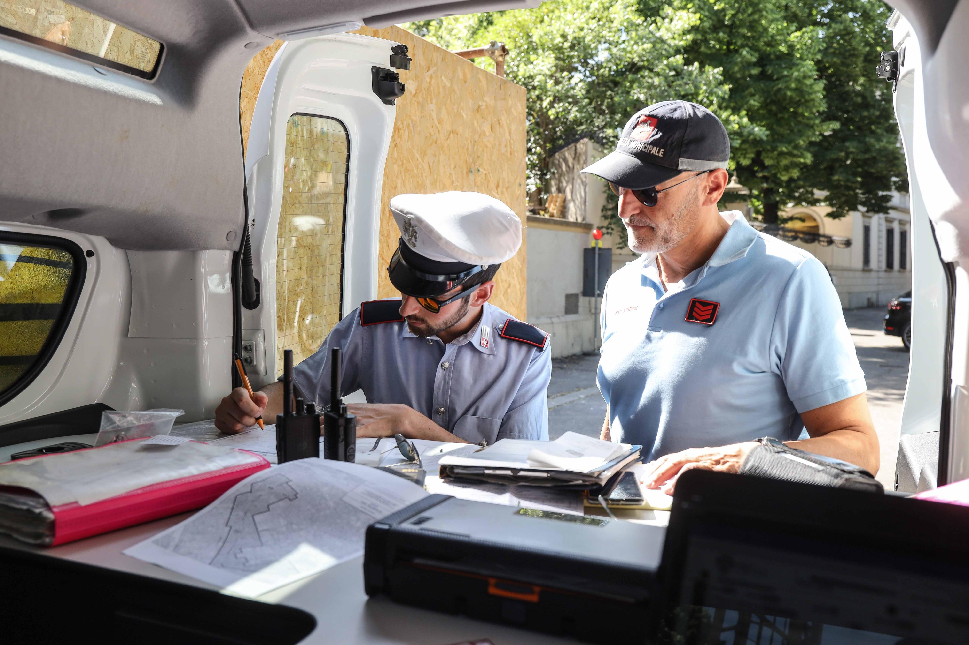 Cerbero apre gli occhi sulle strade. “Difenderà i fiorentini in regola. Vigili più liberi di presidiare la città” Cerbero apre gli occhi sulle strade. “Difenderà i fiorentini in regola. Vigili più liberi di presidiare la città”