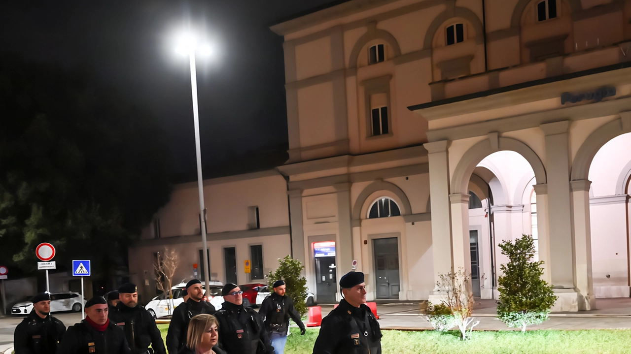 Il "Progetto" di quartiere accoglie con favore le novità introdotte dal Comitato provinciale "Ma chiediamo di ridare più potere e anche il taser al Nucleo decoro della polizia locale" . Il "Progetto" di quartiere accoglie con favore le novità introdotte dal Comitato provinciale "Ma chiediamo di ridare più potere e anche il taser al Nucleo decoro della polizia locale" .