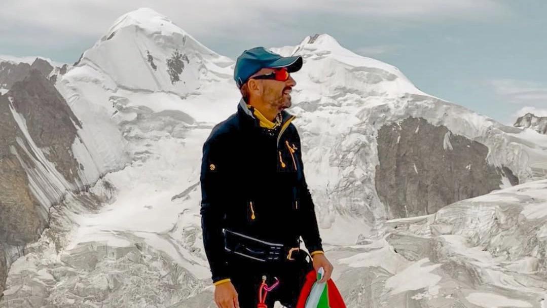 La foto postata da Riccrado Bergamini sui social: la cima inviolata sulla catena dell’Himalaya in Pakistan