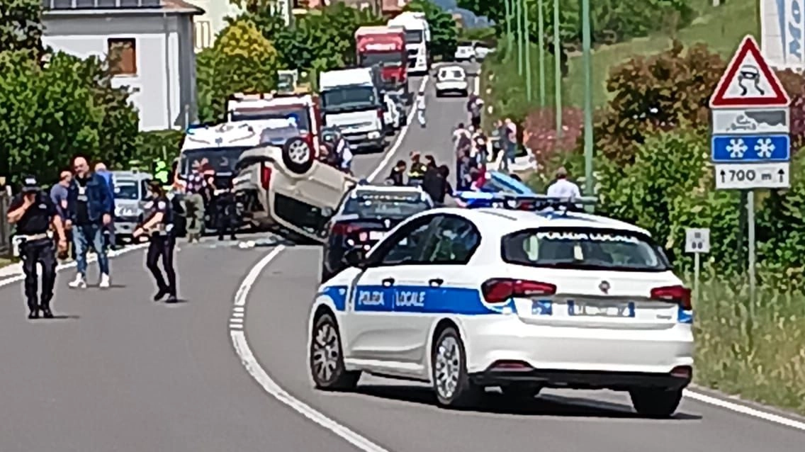 Grave incidente stradale a Narni. Un ragazzino trasportato all’ospedale di Perugia con l’elisoccorso. La mamma e l’altro figlio di 11 anni ricoverati a Terni