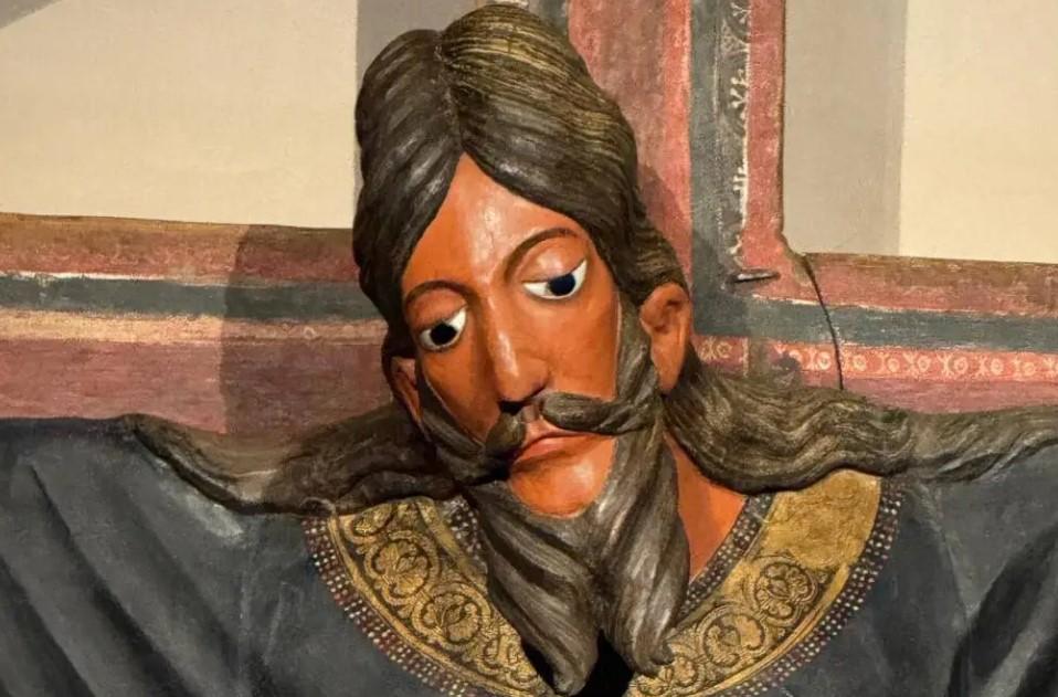 Lucca riabbraccia il Volto Santo, questa sera processione con incognita maltempo Lucca riabbraccia il Volto Santo, questa sera processione con incognita maltempo